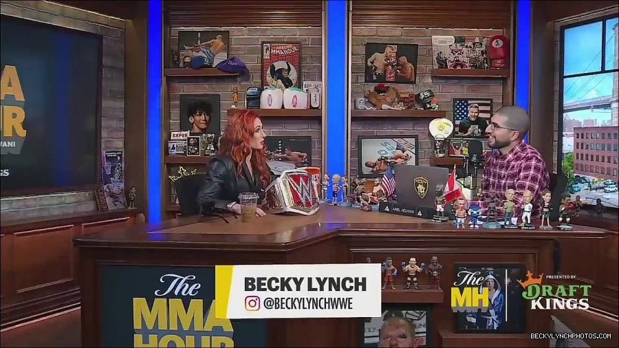 Y2Mate_is_-_Becky_Lynch_Talks_Charlotte_Flair_Feud_27I27m_So_in_Her_Head__-_The_MMA_Hour-4BJNnwyhid4-720p-1656194904909_mp4_000039272.jpg