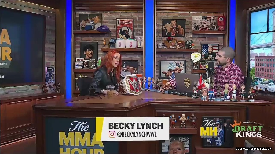 Y2Mate_is_-_Becky_Lynch_Talks_Charlotte_Flair_Feud_27I27m_So_in_Her_Head__-_The_MMA_Hour-4BJNnwyhid4-720p-1656194904909_mp4_000041674.jpg