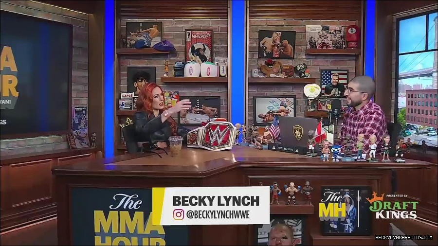 Y2Mate_is_-_Becky_Lynch_Talks_Charlotte_Flair_Feud_27I27m_So_in_Her_Head__-_The_MMA_Hour-4BJNnwyhid4-720p-1656194904909_mp4_000064898.jpg