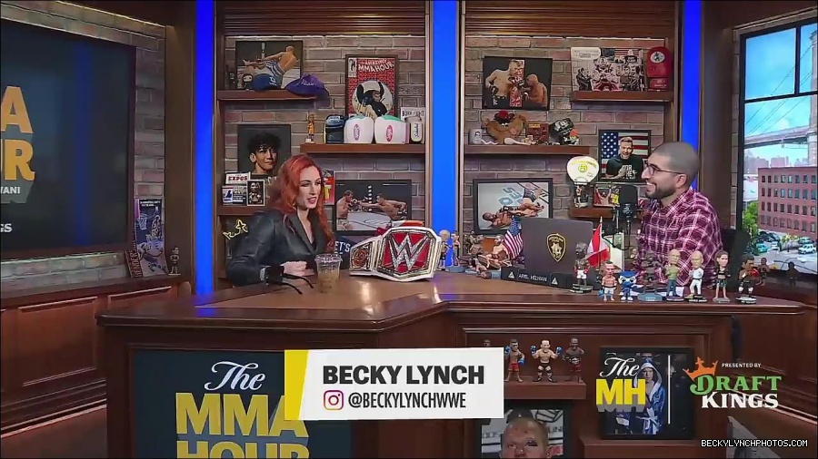Y2Mate_is_-_Becky_Lynch_Talks_Charlotte_Flair_Feud_27I27m_So_in_Her_Head__-_The_MMA_Hour-4BJNnwyhid4-720p-1656194904909_mp4_000066499.jpg