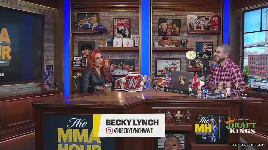 Y2Mate_is_-_Becky_Lynch_Talks_Charlotte_Flair_Feud_27I27m_So_in_Her_Head__-_The_MMA_Hour-4BJNnwyhid4-720p-1656194904909_mp4_000074908.jpg