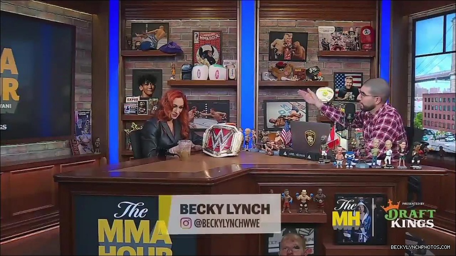 Y2Mate_is_-_Becky_Lynch_Talks_Charlotte_Flair_Feud_27I27m_So_in_Her_Head__-_The_MMA_Hour-4BJNnwyhid4-720p-1656194904909_mp4_000138972.jpg