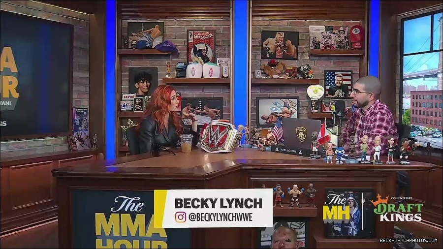 Y2Mate_is_-_Becky_Lynch_Talks_Charlotte_Flair_Feud_27I27m_So_in_Her_Head__-_The_MMA_Hour-4BJNnwyhid4-720p-1656194904909_mp4_001437436.jpg