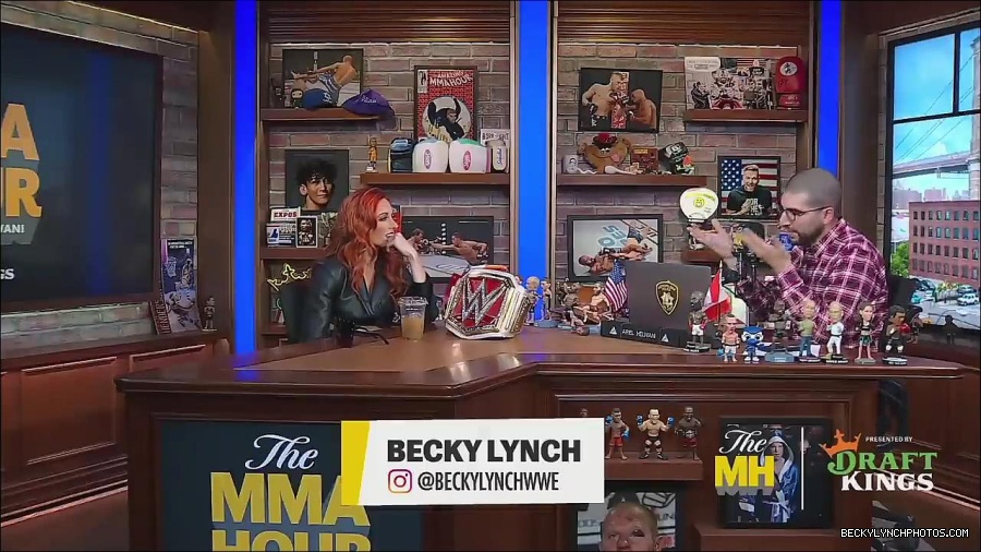 Y2Mate_is_-_Becky_Lynch_Talks_Charlotte_Flair_Feud_27I27m_So_in_Her_Head__-_The_MMA_Hour-4BJNnwyhid4-720p-1656194904909_mp4_001465063.jpg