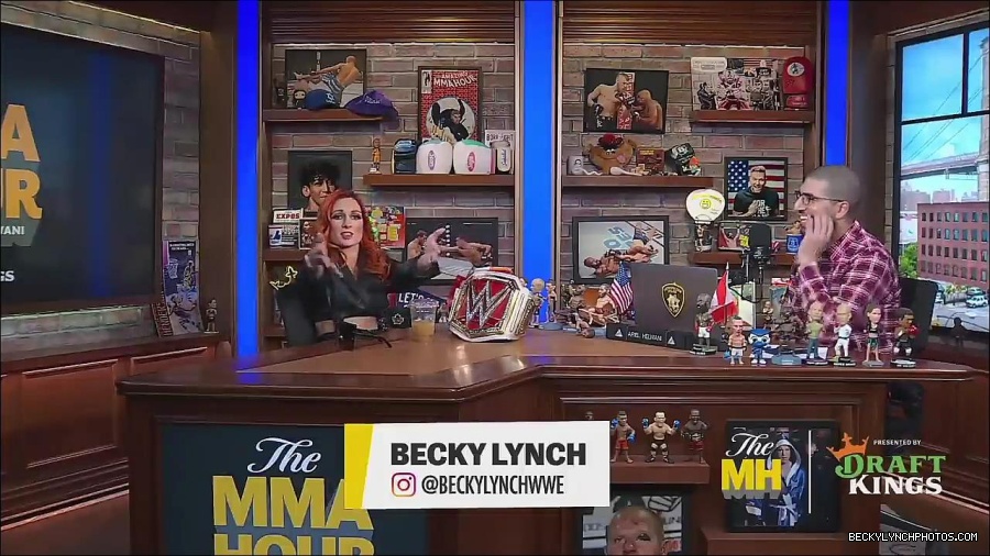 Y2Mate_is_-_Becky_Lynch_Talks_Charlotte_Flair_Feud_27I27m_So_in_Her_Head__-_The_MMA_Hour-4BJNnwyhid4-720p-1656194904909_mp4_002763560.jpg