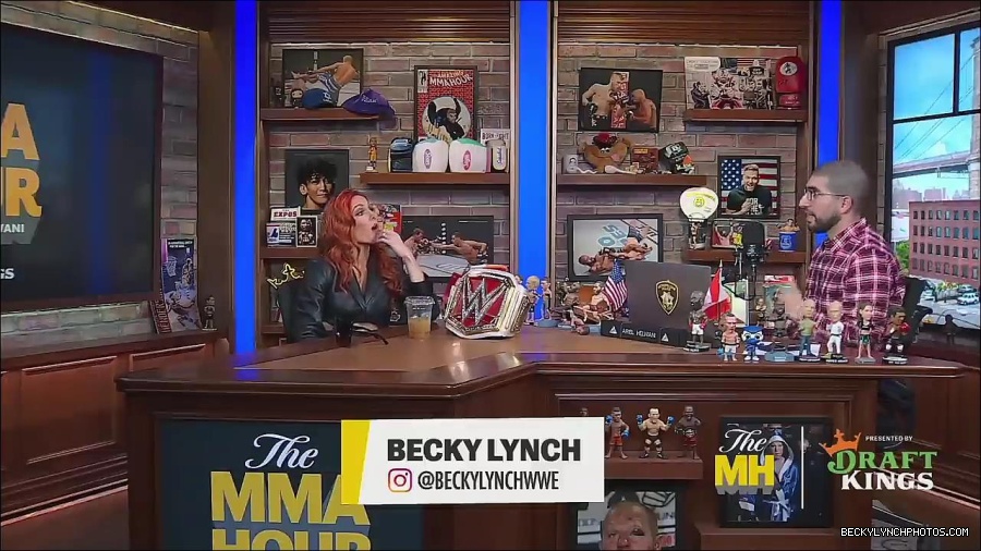 Y2Mate_is_-_Becky_Lynch_Talks_Charlotte_Flair_Feud_27I27m_So_in_Her_Head__-_The_MMA_Hour-4BJNnwyhid4-720p-1656194904909_mp4_002779977.jpg
