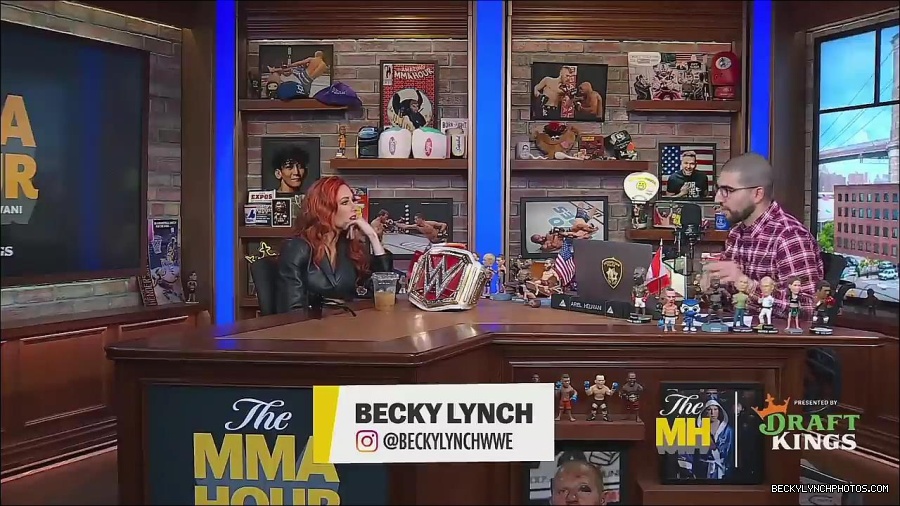 Y2Mate_is_-_Becky_Lynch_Talks_Charlotte_Flair_Feud_27I27m_So_in_Her_Head__-_The_MMA_Hour-4BJNnwyhid4-720p-1656194904909_mp4_002806003.jpg