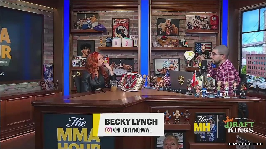 Y2Mate_is_-_Becky_Lynch_Talks_Charlotte_Flair_Feud_27I27m_So_in_Her_Head__-_The_MMA_Hour-4BJNnwyhid4-720p-1656194904909_mp4_002824421.jpg