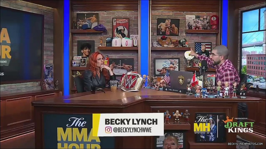 Y2Mate_is_-_Becky_Lynch_Talks_Charlotte_Flair_Feud_27I27m_So_in_Her_Head__-_The_MMA_Hour-4BJNnwyhid4-720p-1656194904909_mp4_002831228.jpg