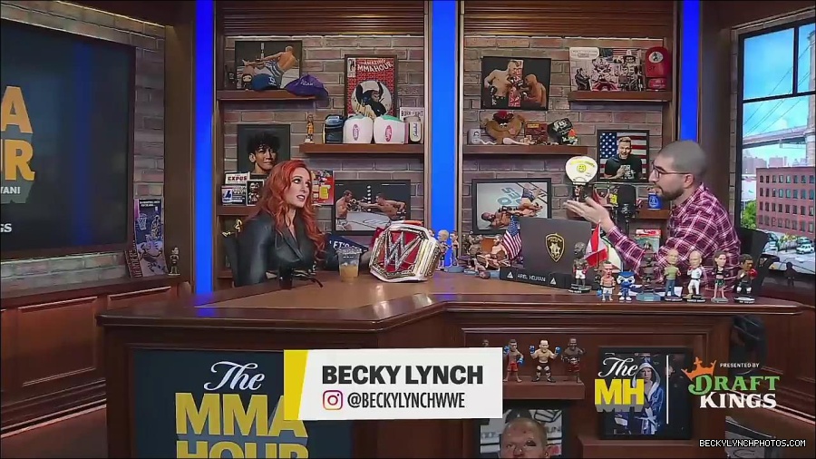 Y2Mate_is_-_Becky_Lynch_Talks_Charlotte_Flair_Feud_27I27m_So_in_Her_Head__-_The_MMA_Hour-4BJNnwyhid4-720p-1656194904909_mp4_002864561.jpg