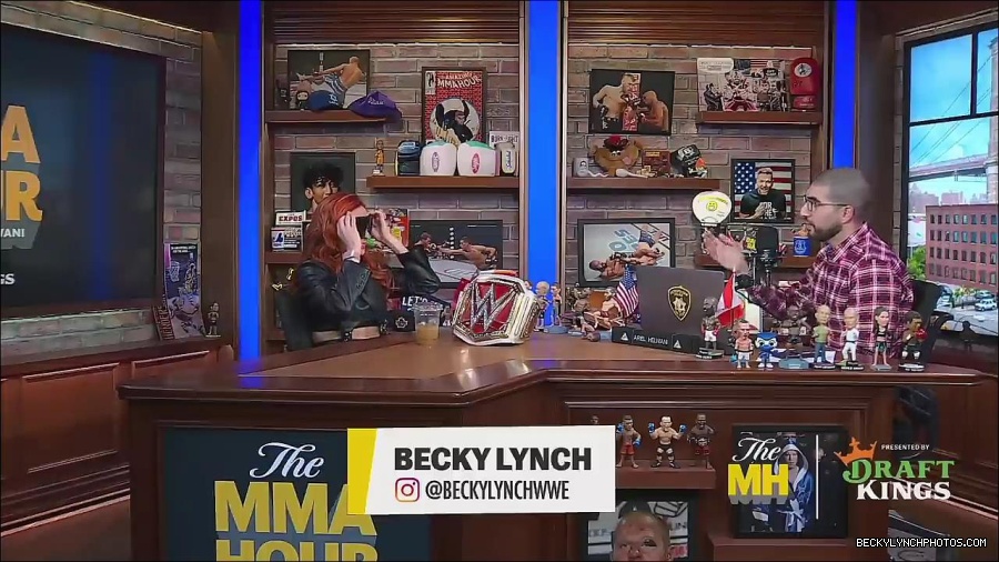 Y2Mate_is_-_Becky_Lynch_Talks_Charlotte_Flair_Feud_27I27m_So_in_Her_Head__-_The_MMA_Hour-4BJNnwyhid4-720p-1656194904909_mp4_002874571.jpg
