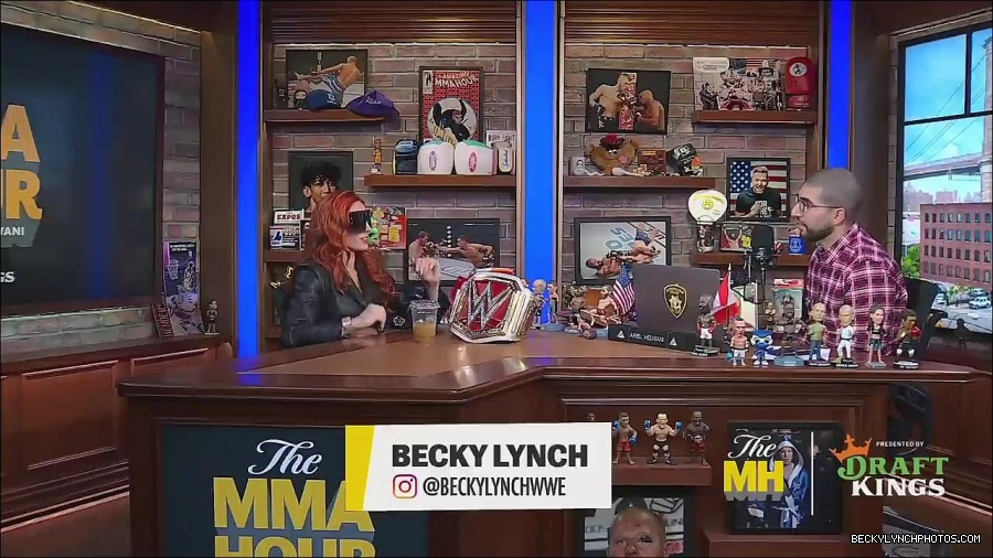 Y2Mate_is_-_Becky_Lynch_Talks_Charlotte_Flair_Feud_27I27m_So_in_Her_Head__-_The_MMA_Hour-4BJNnwyhid4-720p-1656194904909_mp4_002875772.jpg
