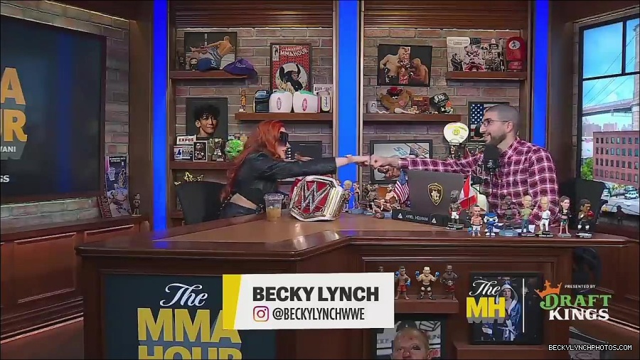 Y2Mate_is_-_Becky_Lynch_Talks_Charlotte_Flair_Feud_27I27m_So_in_Her_Head__-_The_MMA_Hour-4BJNnwyhid4-720p-1656194904909_mp4_002884581.jpg