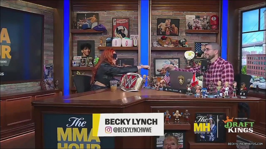 Y2Mate_is_-_Becky_Lynch_Talks_Charlotte_Flair_Feud_27I27m_So_in_Her_Head__-_The_MMA_Hour-4BJNnwyhid4-720p-1656194904909_mp4_002884982.jpg