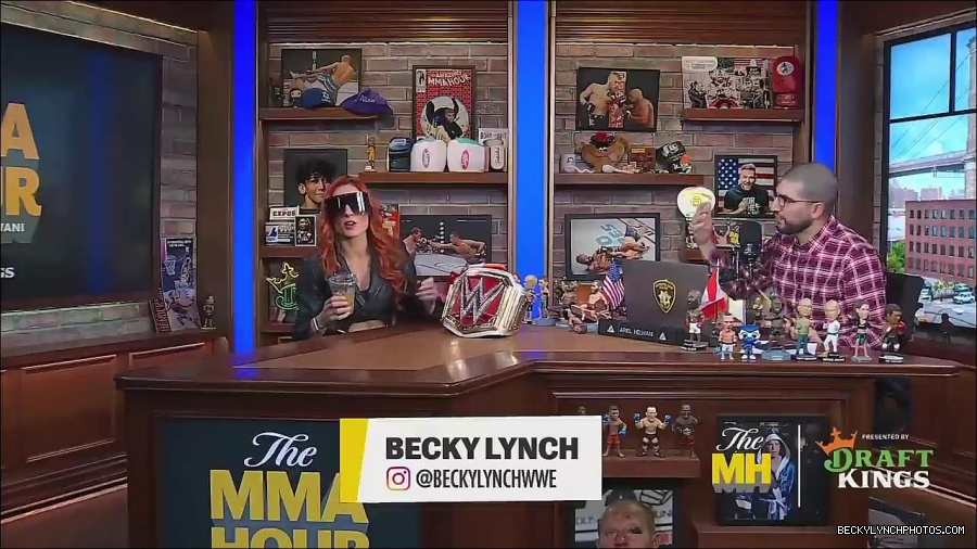 Y2Mate_is_-_Becky_Lynch_Talks_Charlotte_Flair_Feud_27I27m_So_in_Her_Head__-_The_MMA_Hour-4BJNnwyhid4-720p-1656194904909_mp4_002887784.jpg