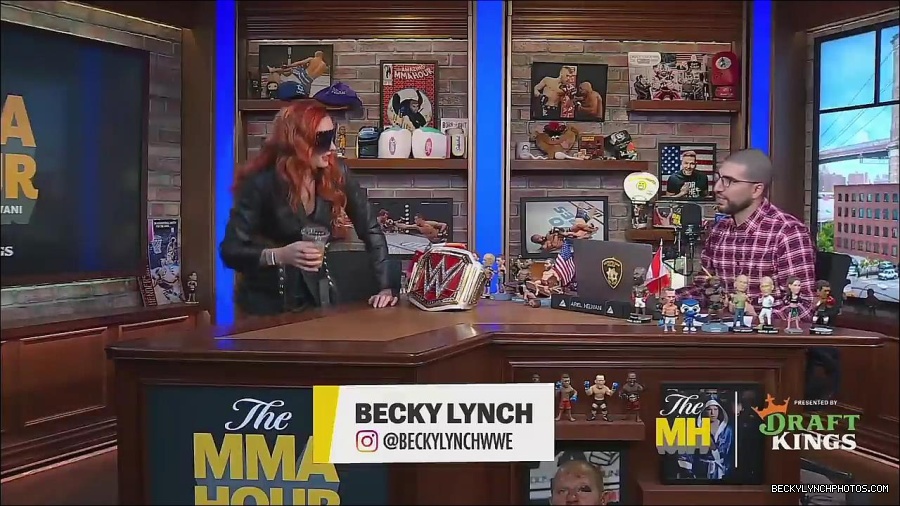 Y2Mate_is_-_Becky_Lynch_Talks_Charlotte_Flair_Feud_27I27m_So_in_Her_Head__-_The_MMA_Hour-4BJNnwyhid4-720p-1656194904909_mp4_002889386.jpg
