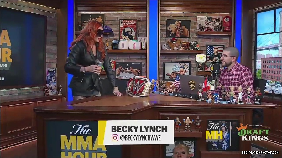 Y2Mate_is_-_Becky_Lynch_Talks_Charlotte_Flair_Feud_27I27m_So_in_Her_Head__-_The_MMA_Hour-4BJNnwyhid4-720p-1656194904909_mp4_002889786.jpg