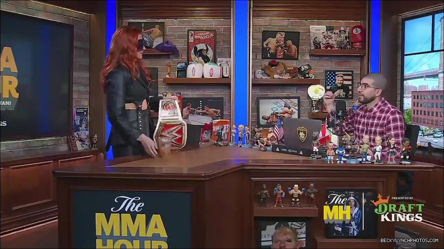 Y2Mate_is_-_Becky_Lynch_Talks_Charlotte_Flair_Feud_27I27m_So_in_Her_Head__-_The_MMA_Hour-4BJNnwyhid4-720p-1656194904909_mp4_002891788.jpg