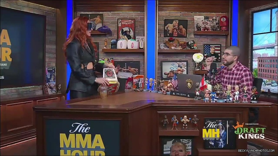 Y2Mate_is_-_Becky_Lynch_Talks_Charlotte_Flair_Feud_27I27m_So_in_Her_Head__-_The_MMA_Hour-4BJNnwyhid4-720p-1656194904909_mp4_002892189.jpg