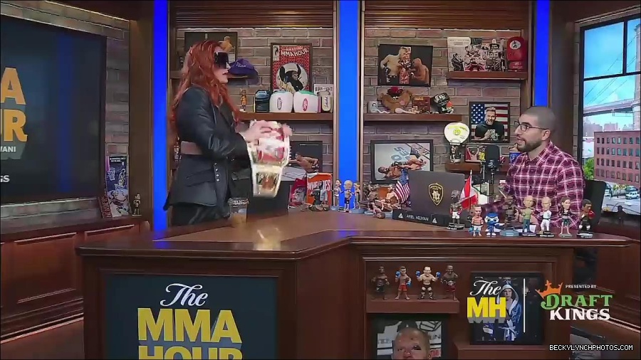 Y2Mate_is_-_Becky_Lynch_Talks_Charlotte_Flair_Feud_27I27m_So_in_Her_Head__-_The_MMA_Hour-4BJNnwyhid4-720p-1656194904909_mp4_002892990.jpg