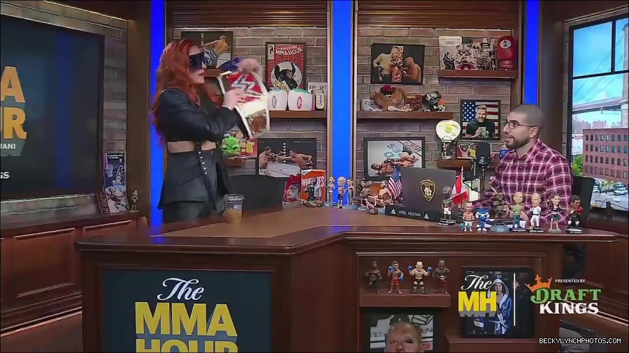 Y2Mate_is_-_Becky_Lynch_Talks_Charlotte_Flair_Feud_27I27m_So_in_Her_Head__-_The_MMA_Hour-4BJNnwyhid4-720p-1656194904909_mp4_002893390.jpg