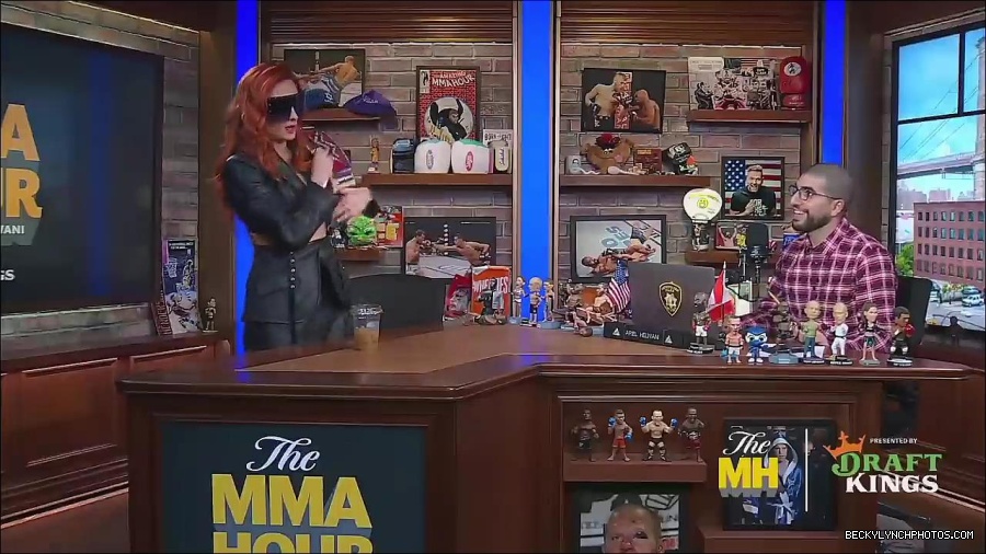 Y2Mate_is_-_Becky_Lynch_Talks_Charlotte_Flair_Feud_27I27m_So_in_Her_Head__-_The_MMA_Hour-4BJNnwyhid4-720p-1656194904909_mp4_002893790.jpg