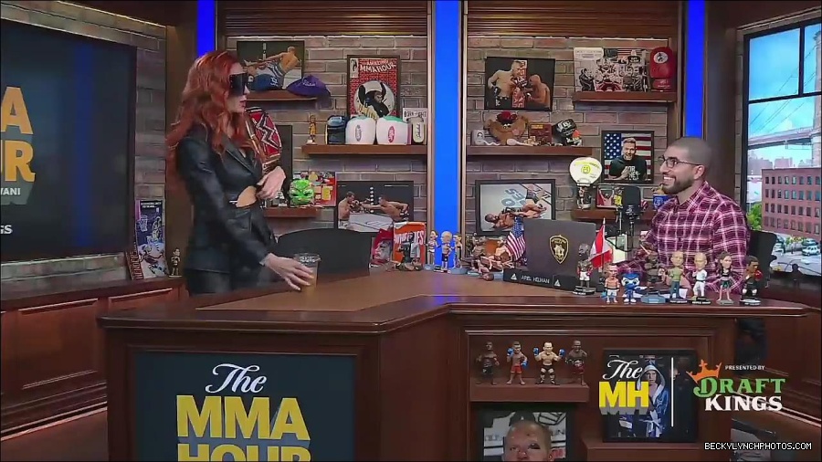 Y2Mate_is_-_Becky_Lynch_Talks_Charlotte_Flair_Feud_27I27m_So_in_Her_Head__-_The_MMA_Hour-4BJNnwyhid4-720p-1656194904909_mp4_002894591.jpg