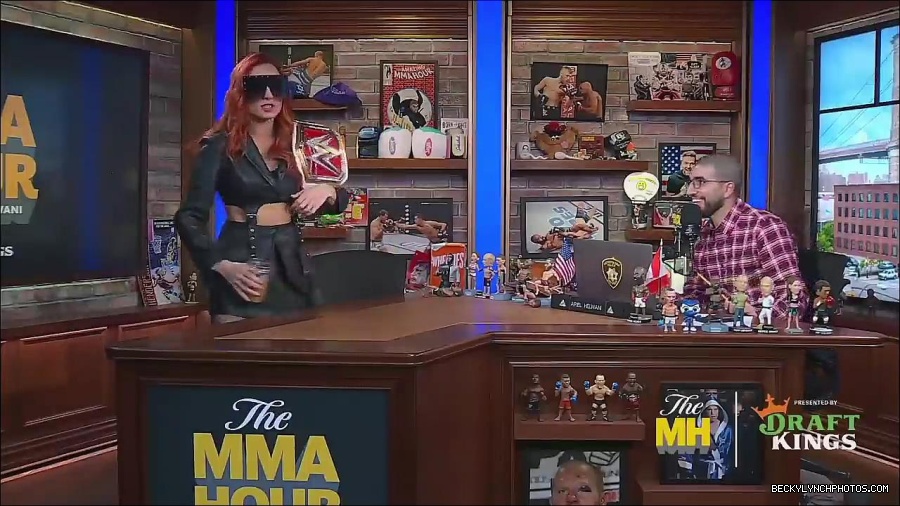 Y2Mate_is_-_Becky_Lynch_Talks_Charlotte_Flair_Feud_27I27m_So_in_Her_Head__-_The_MMA_Hour-4BJNnwyhid4-720p-1656194904909_mp4_002894992.jpg