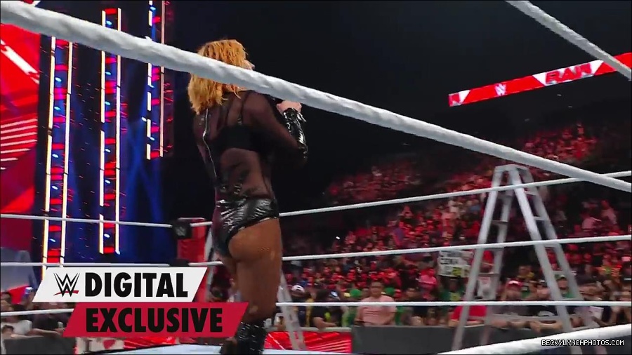 Y2Mate_is_-_Becky_Lynch_is_the_embodiment_of_Never_Give_Up_Raw_Exclusive2C_June_272C_2022-jwAS12_jHxk-720p-1656426534644_mp4_000003533.jpg