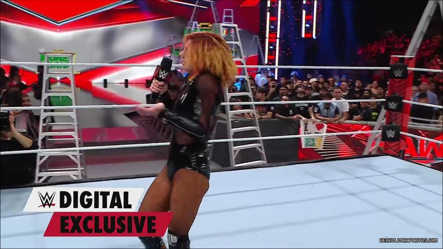 Y2Mate_is_-_Becky_Lynch_is_the_embodiment_of_Never_Give_Up_Raw_Exclusive2C_June_272C_2022-jwAS12_jHxk-720p-1656426534644_mp4_000078333.jpg