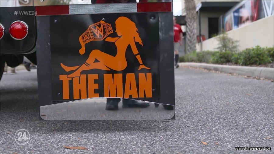 WM_THE_SHOW_MUST_GO_ON_mp4_003414366.jpg