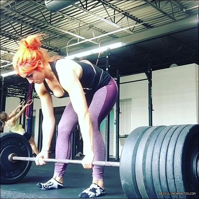 2017-04-21_15_33_18_1498094461782952016_448900764_mp4_000001013.jpg