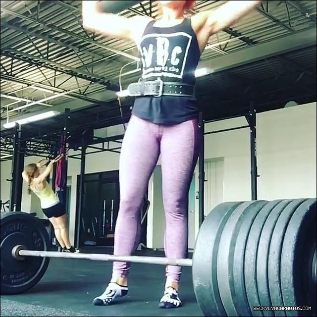 2017-04-21_15_33_18_1498094461782952016_448900764_mp4_000007820.jpg