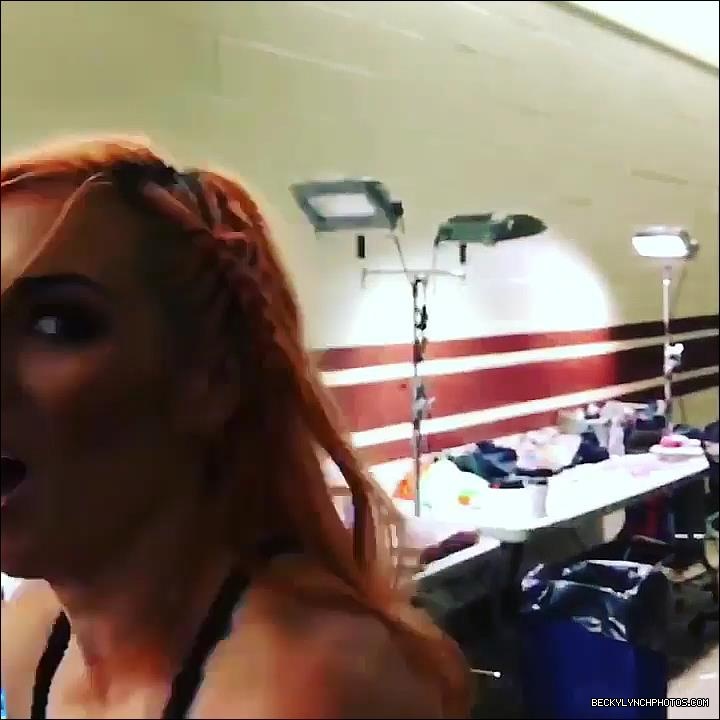 2017-09-26_21_03_43_1612775332784280568_448900764_mp4_000000666.jpg