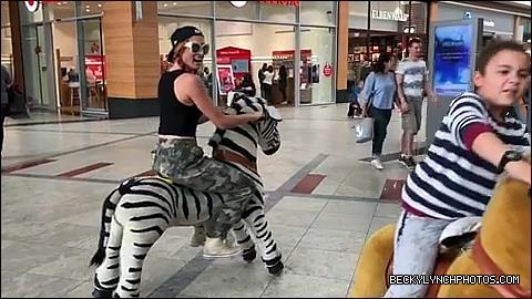 2018-05-12_12_58_27_1777779442347490286_448900764_mp4_000005746.jpg