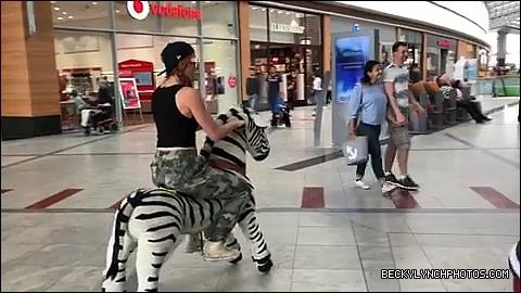 2018-05-12_12_58_27_1777779442347490286_448900764_mp4_000006946.jpg