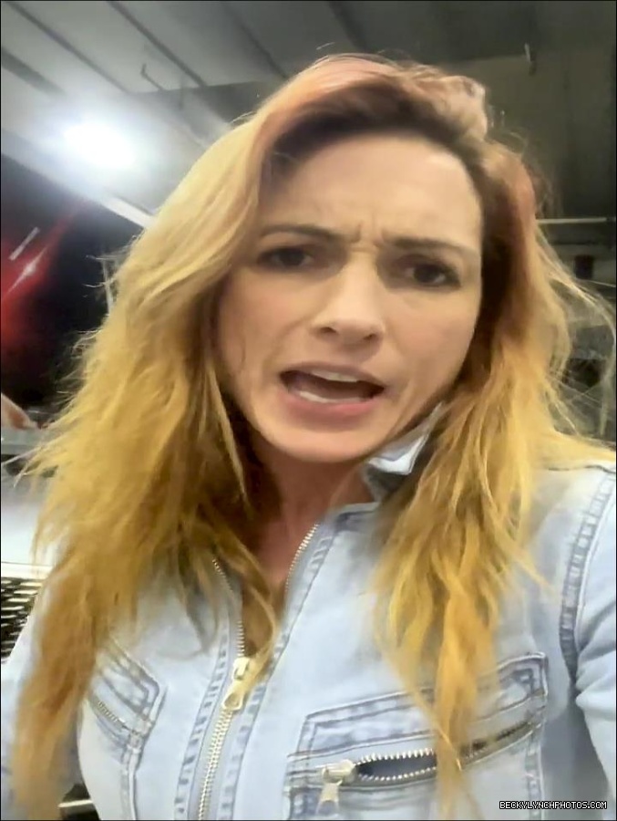 2022-03-07_22_00_23_2789142573839608129_448900764_mp4_000089833.jpg