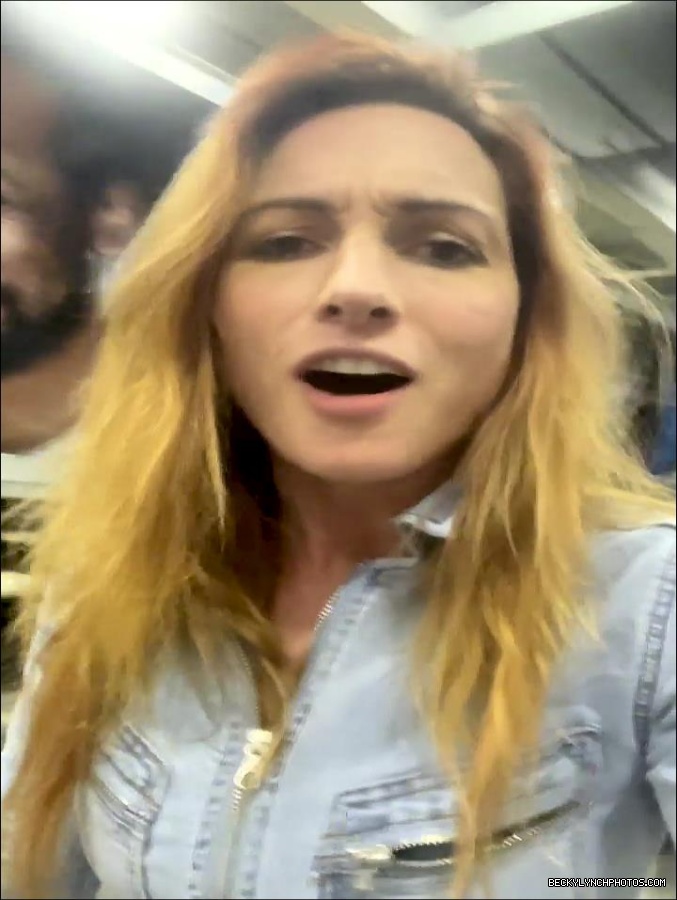 2022-03-07_22_00_23_2789142573839608129_448900764_mp4_000093433.jpg