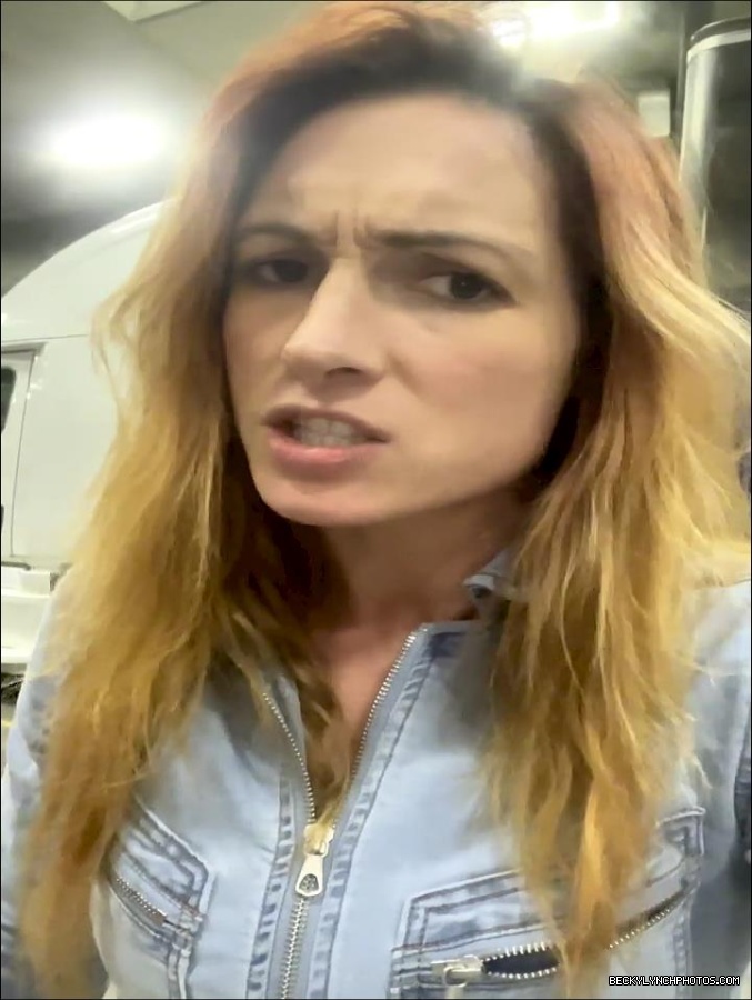 2022-03-07_22_00_23_2789142573839608129_448900764_mp4_000104633.jpg