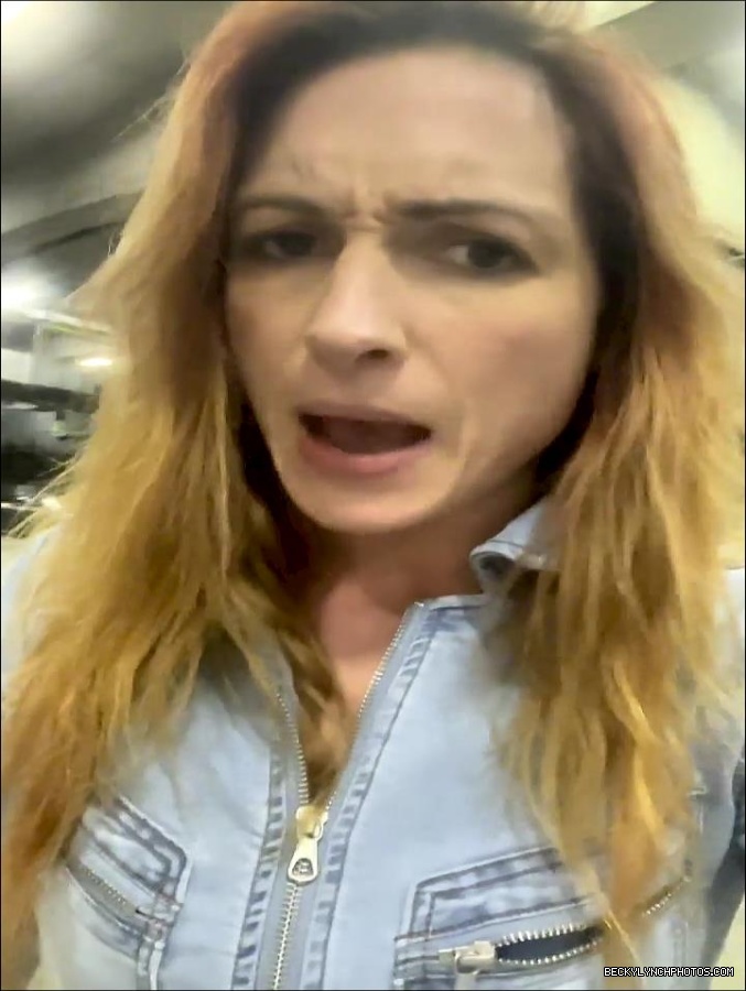 2022-03-07_22_00_23_2789142573839608129_448900764_mp4_000106633.jpg