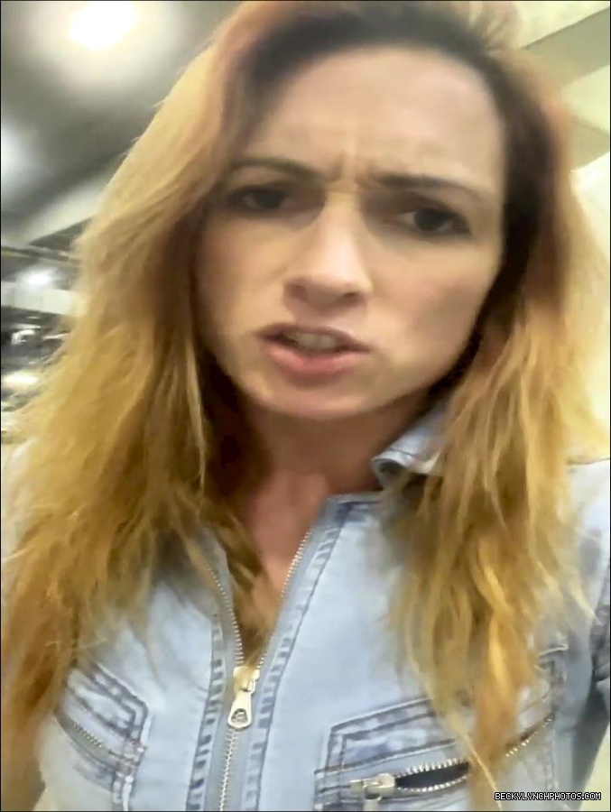 2022-03-07_22_00_23_2789142573839608129_448900764_mp4_000107033.jpg