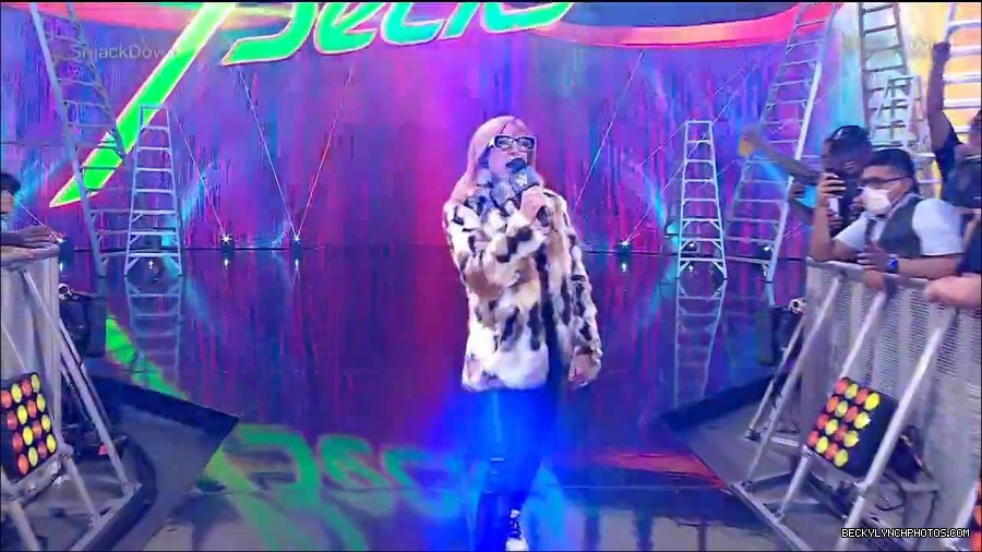 WWE_Friday_Night_Smackdown_1st_July_2022_720p_WEBRip_h264_mp4_002570771.jpg