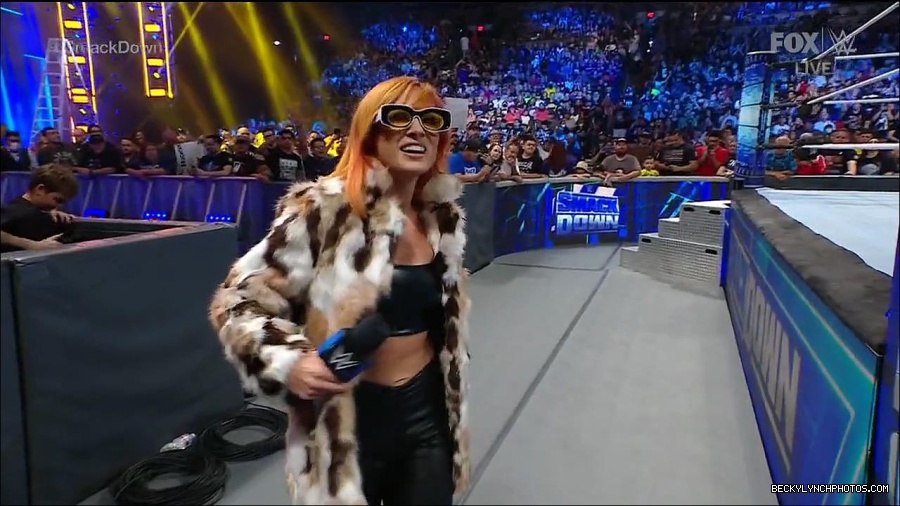 WWE_Friday_Night_Smackdown_1st_July_2022_720p_WEBRip_h264_mp4_002585986.jpg