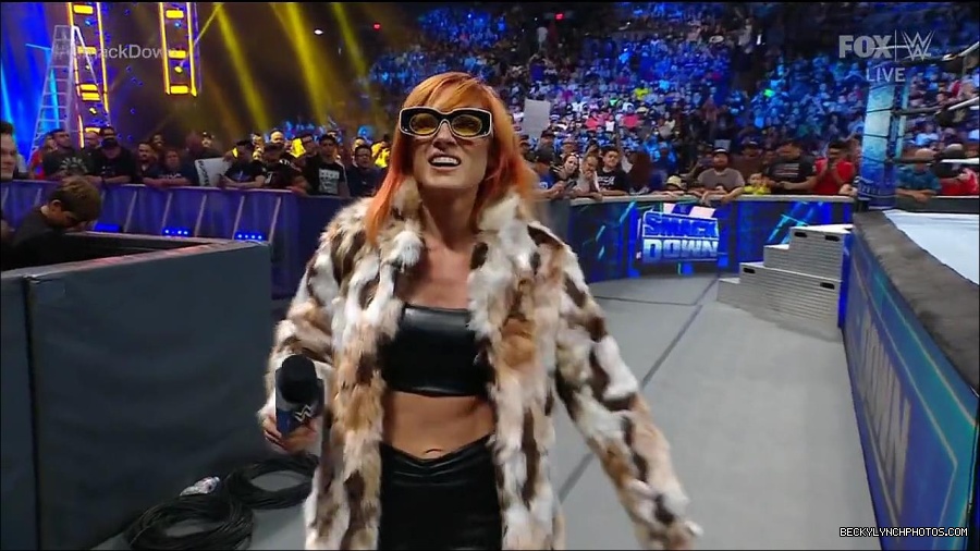 WWE_Friday_Night_Smackdown_1st_July_2022_720p_WEBRip_h264_mp4_002586387.jpg