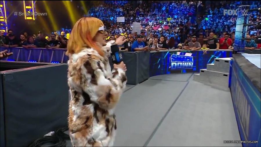 WWE_Friday_Night_Smackdown_1st_July_2022_720p_WEBRip_h264_mp4_002588389.jpg