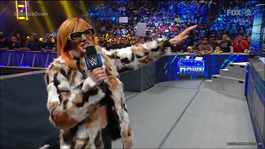 WWE_Friday_Night_Smackdown_1st_July_2022_720p_WEBRip_h264_mp4_002589189.jpg