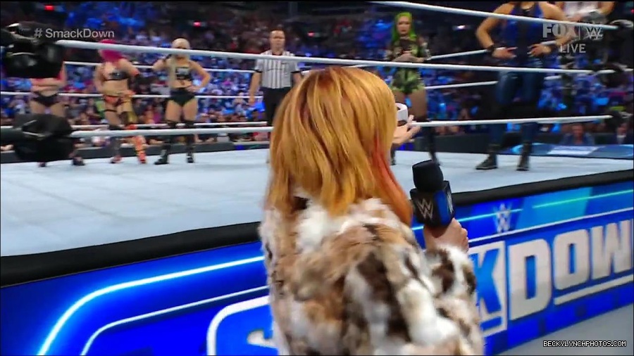 WWE_Friday_Night_Smackdown_1st_July_2022_720p_WEBRip_h264_mp4_002592793.jpg