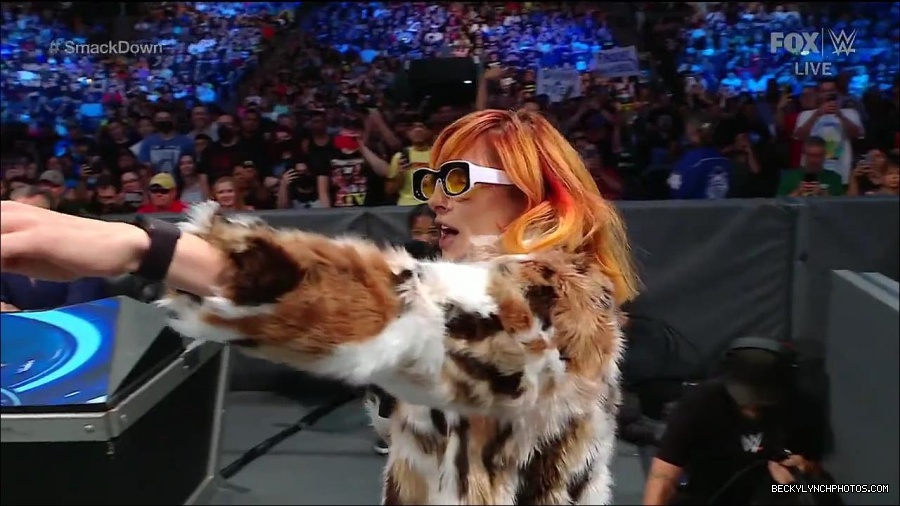 WWE_Friday_Night_Smackdown_1st_July_2022_720p_WEBRip_h264_mp4_002611612.jpg