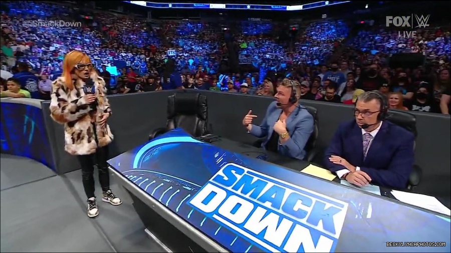 WWE_Friday_Night_Smackdown_1st_July_2022_720p_WEBRip_h264_mp4_002630431.jpg