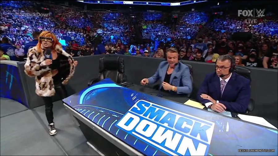 WWE_Friday_Night_Smackdown_1st_July_2022_720p_WEBRip_h264_mp4_002630831.jpg